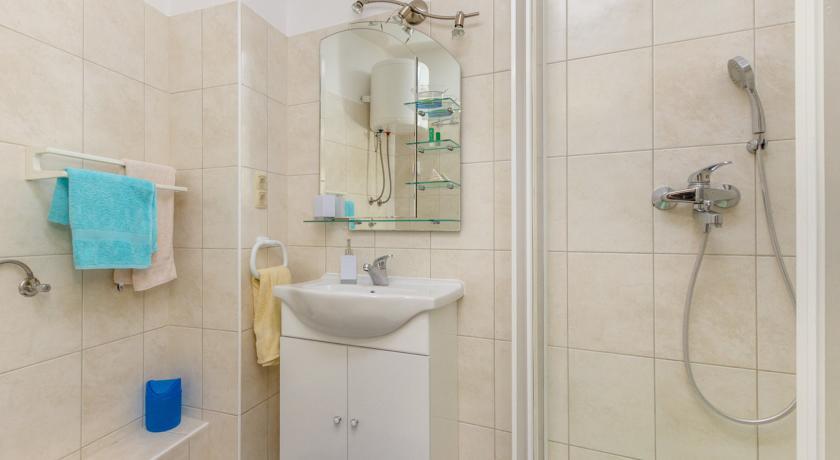 Apartment Old Stone House Локва-Рогозница Номер фото